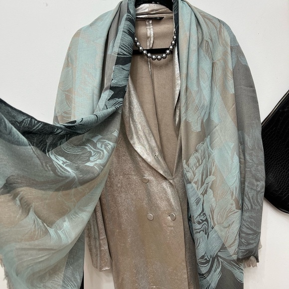 Silver & blue scarf/shawl - Picture 4 of 8